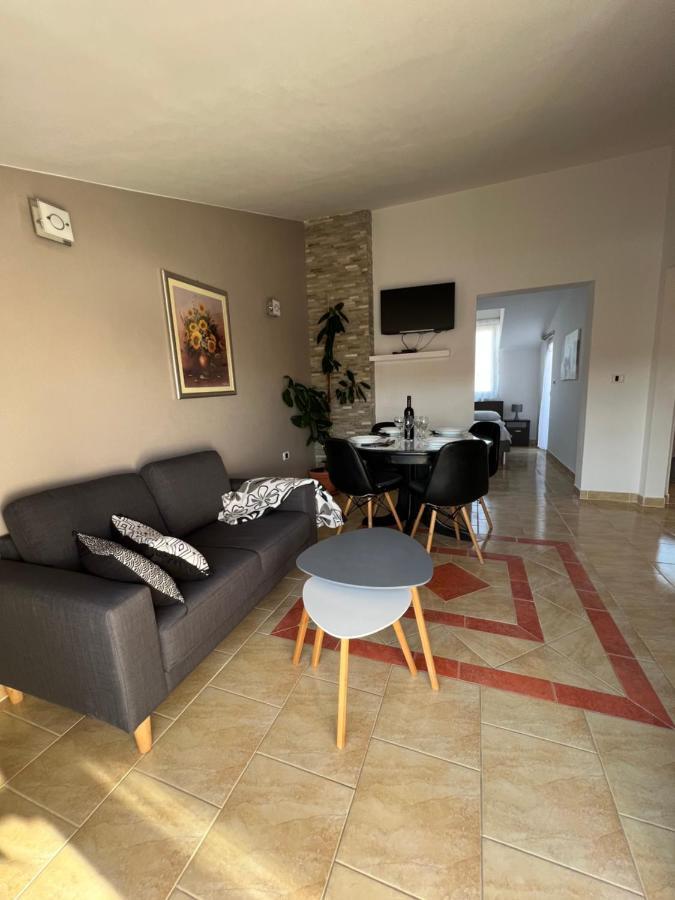 Apartmani M&L 메덜린 외부 사진