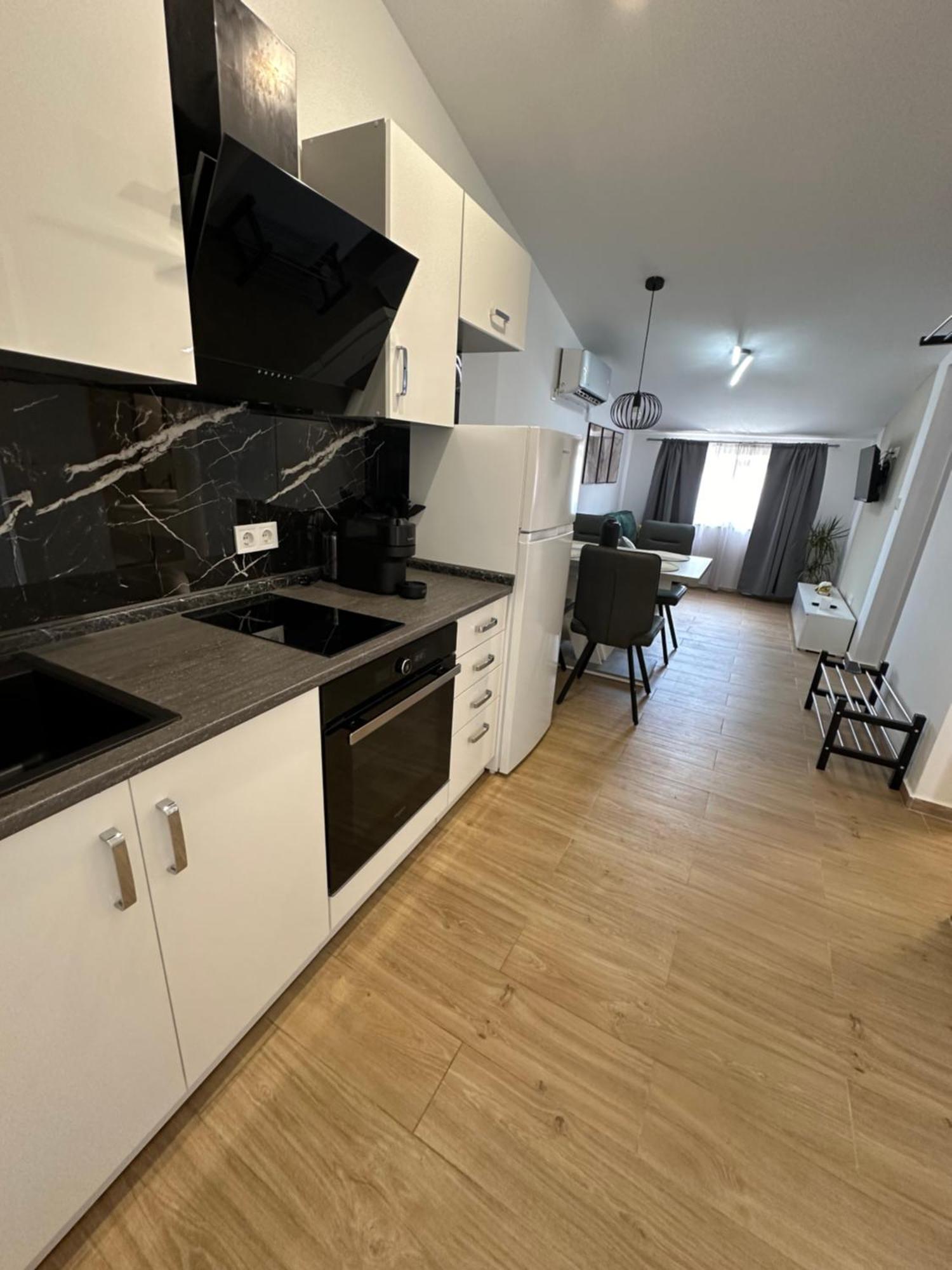 Apartmani M&L 메덜린 외부 사진